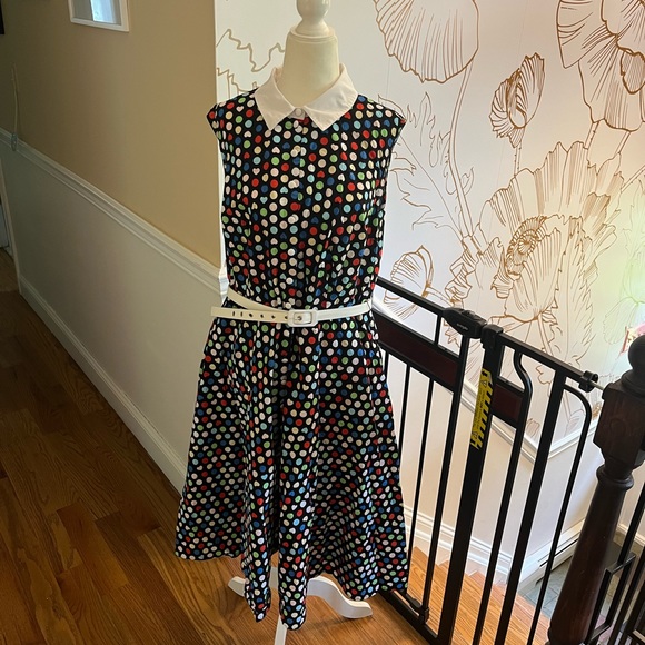 Sleeveless button up polka dot dress with collar. Size 16, Unique Vintage. - Picture 2 of 6